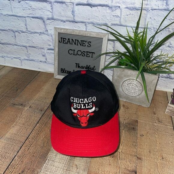 Vintage Chicago Bulls SnapBack Hat spell out back NBA - Picture 3 of 8